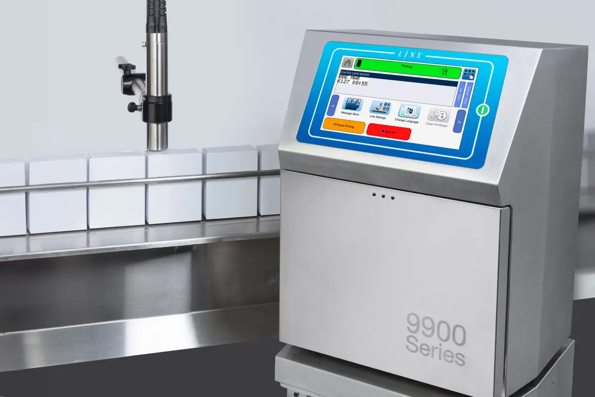 Linx 9900 Serie an der Verpackungslinie (c) Bluhm Systeme