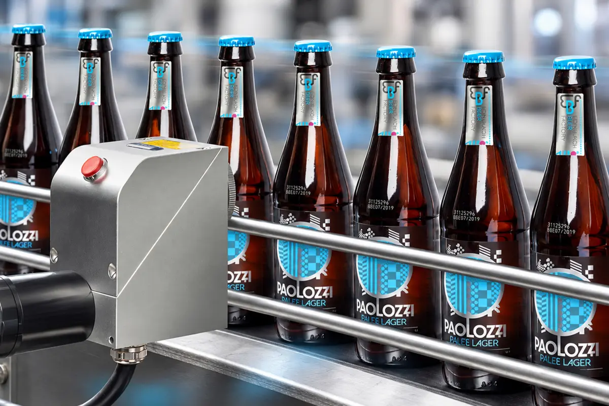 Linx CSL30 an der Getränkelinie für Bierflaschen (c) Bluhm Systeme
