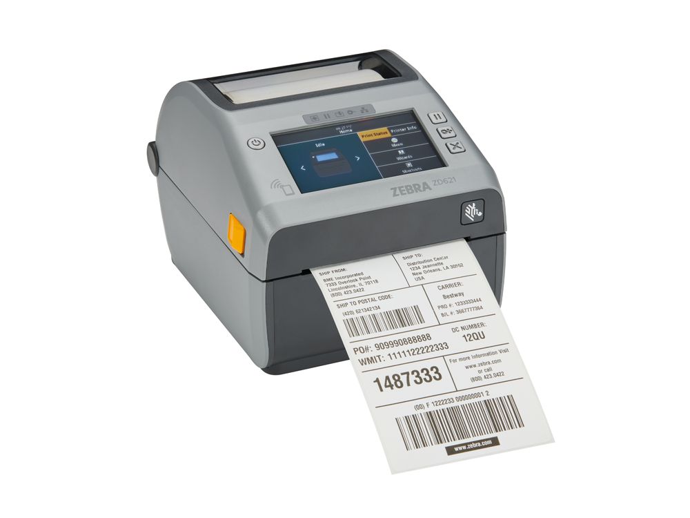 Zebra ZD621d Desktop-Drucker mit Farbdisplay beim Versandetikettendruck