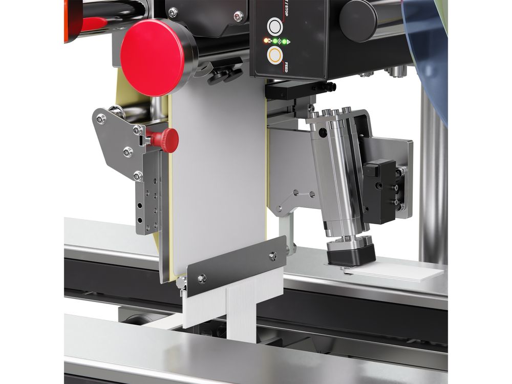 Etikettieranlage Geset 249 mit Etiketten rechts