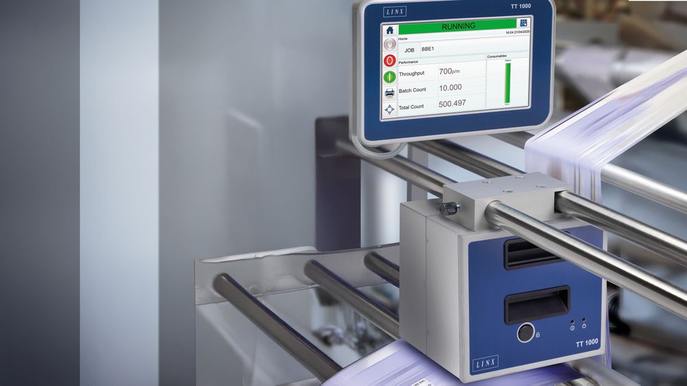 Linx TT 1000 beim Bedrucken von durchlaufender Folie