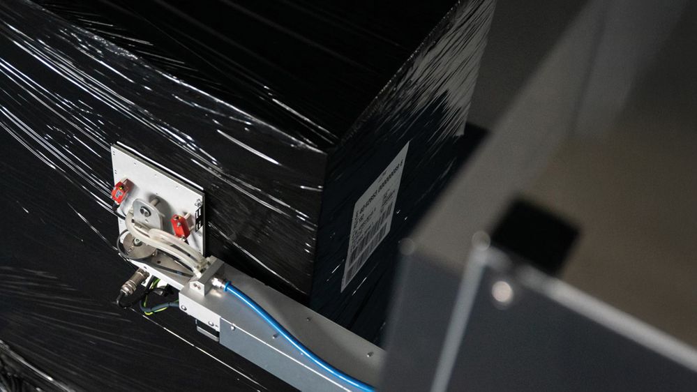 Legi-Air 182 labelt Palette 2-seitig auf Folienverpackung