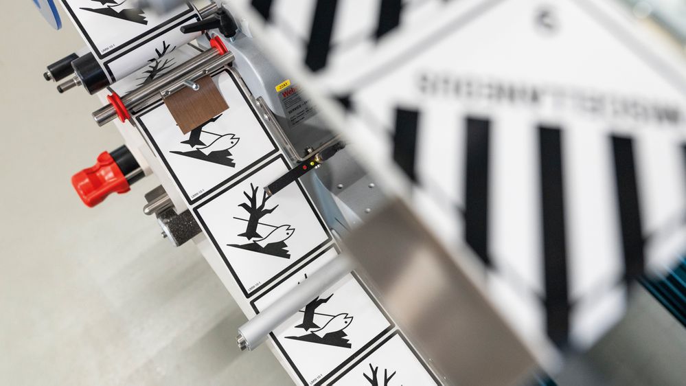 Alpha Compact appliziert vorgedruckte Etiketten