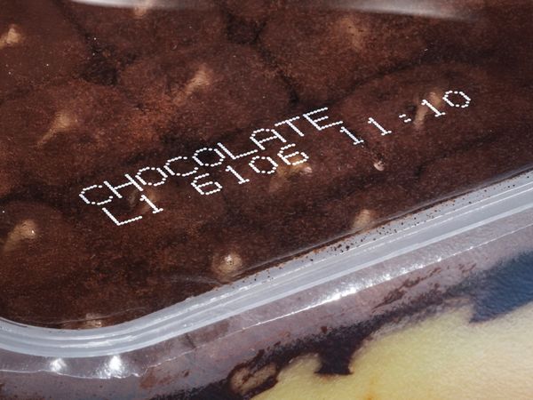 CIJ_white_ink_on_tiramisu