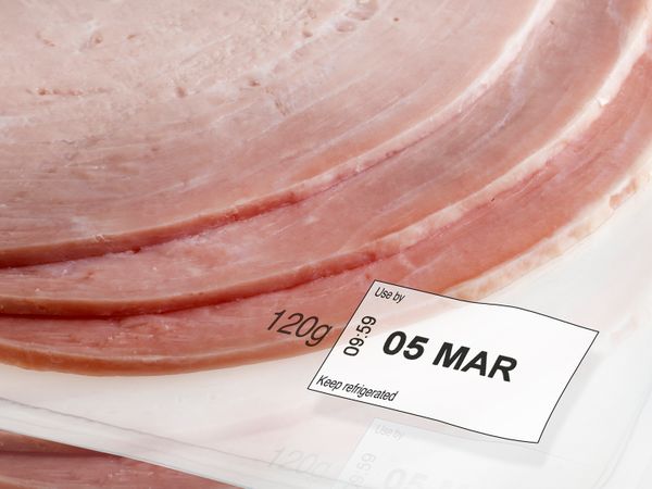 Linx TT Direktdruck mit MHD auf Wurstverpackung aus Kunststoff