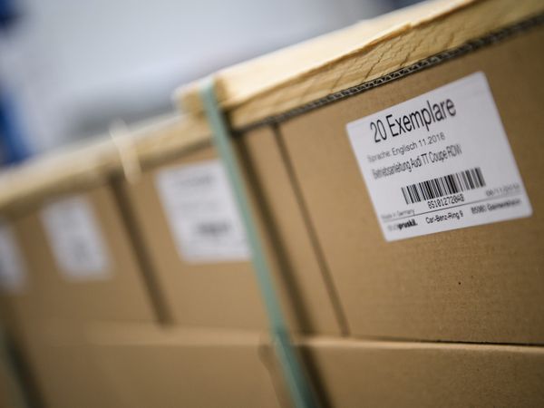 Etikett seitlich auf Karton 3