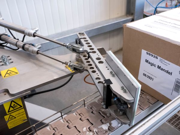 Legi-Air 4050E Etikett seitlich auf Karton 2