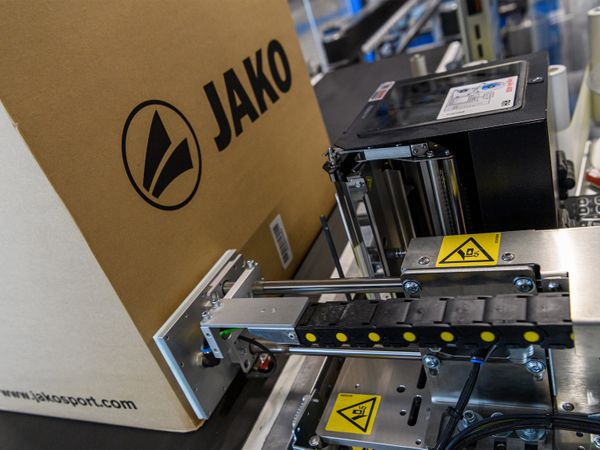 Legi-Air 4050E Etikett seitlich auf Karton 3