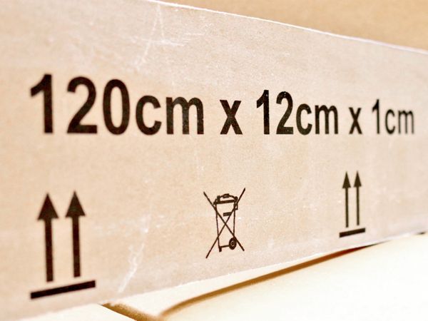 Mit Tintenstrahldrucker Markoprint X1JET XR bedruckter Gipskarton