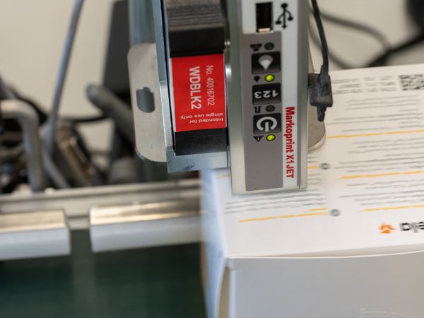 Mit Tintenstrahldrucker Markoprint X1JET HP Premium bedruckte Faltschachtel für Arzneimittel
