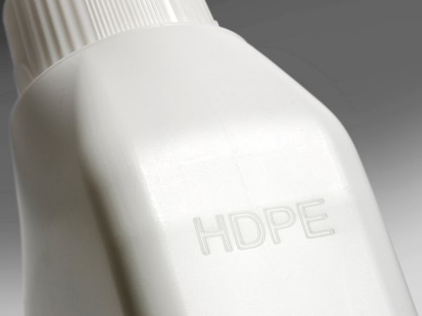 Linx CSL Laserbeschriftung HDPE Prägung auf Kunststoffflasche