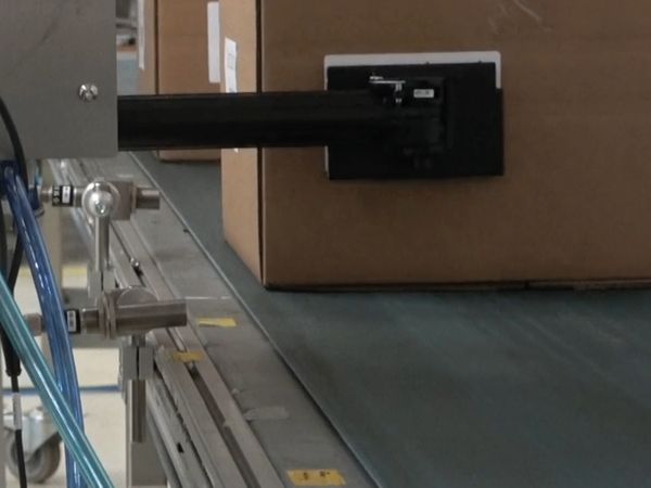 Etikett auf Box zweiseitig