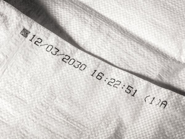 LINX CIJ klack ink on plastic sack 2D Code