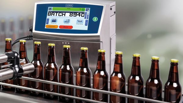 CIJ-Marking-brown-bottles