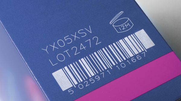 Linx CSL Laserbeschriftung auf beschichteter Karton-Verpackung blau