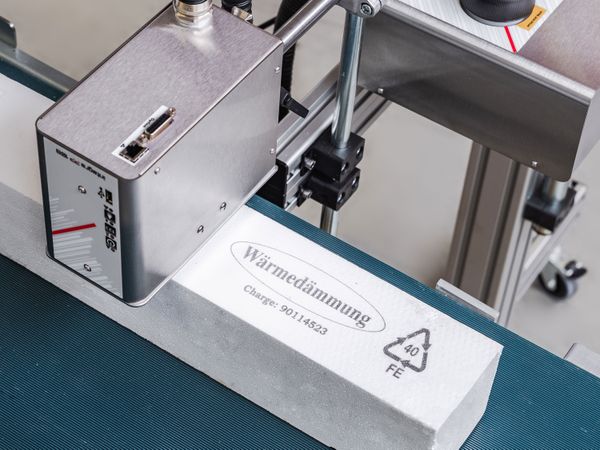 Markoprint integra PP 108 large character printing on insulation material