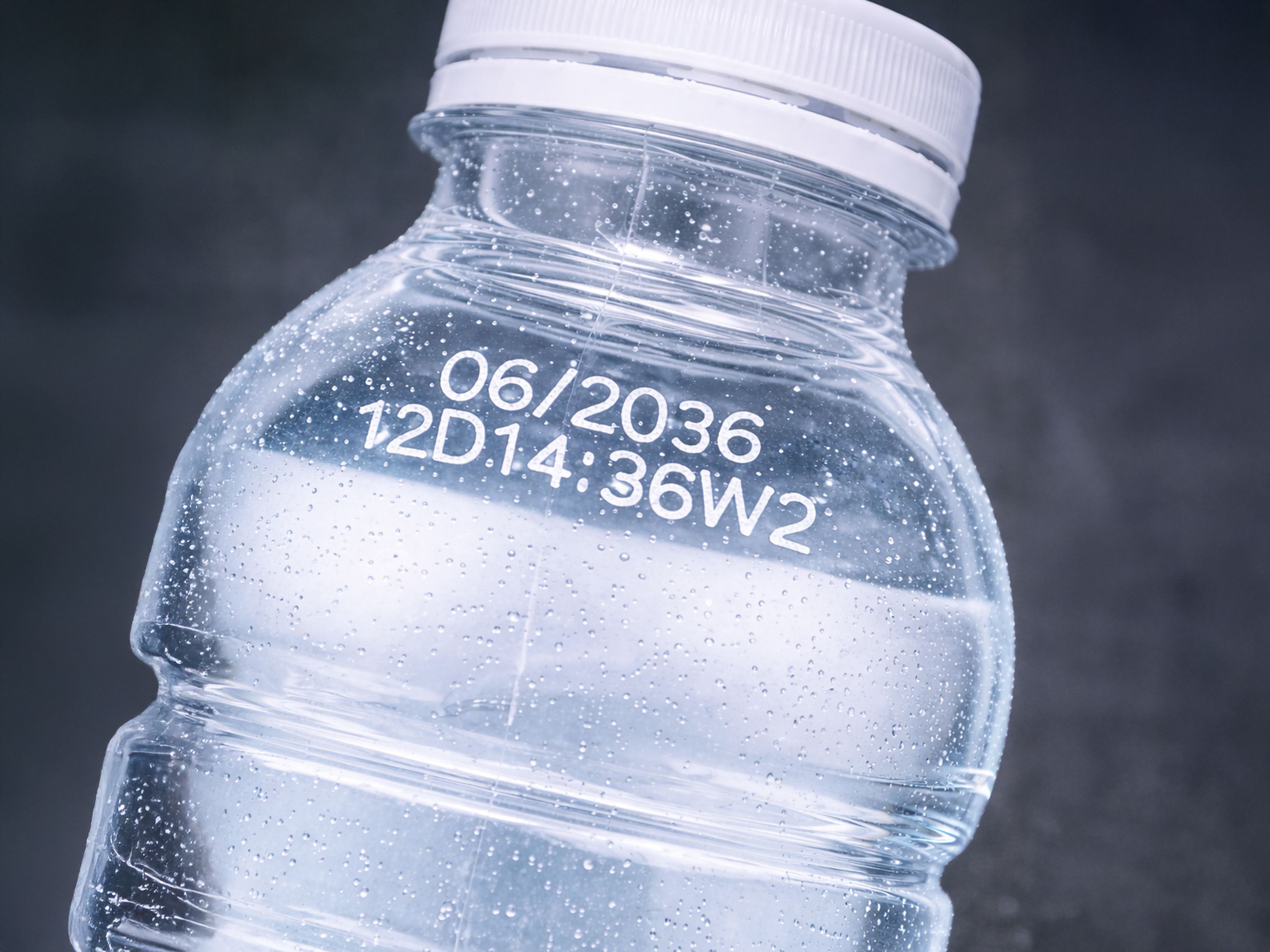 Laserbeschriftung auf durchsichtiger PET Flasche