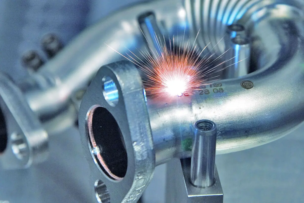 Lasermarkierung auf Autoteil