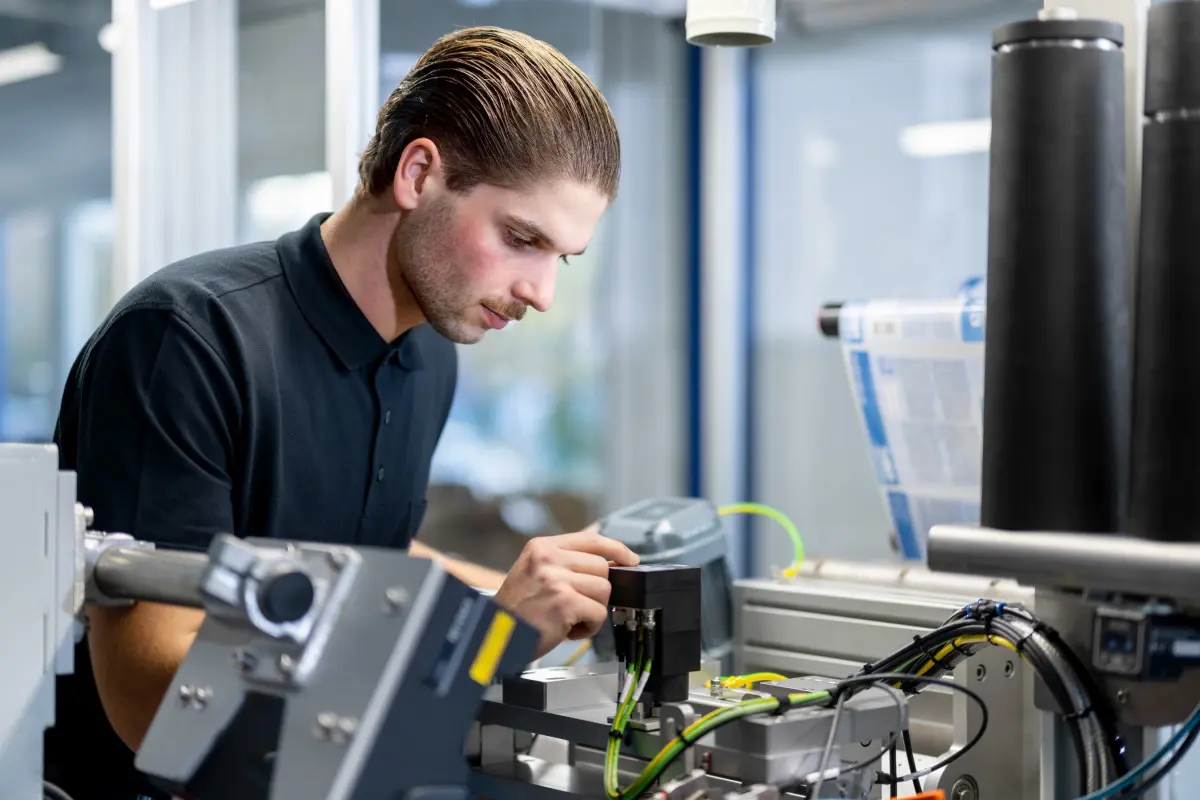 Additional services related to labelling and coding devices of Weber Marking Systems