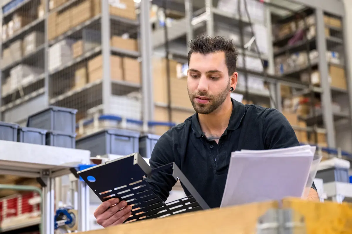 Imagebild Wareneingang Kontrolle 