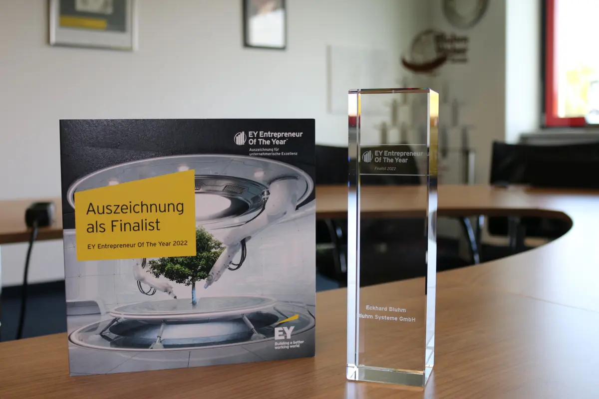 202210 Entrepreneur of the year Trophae