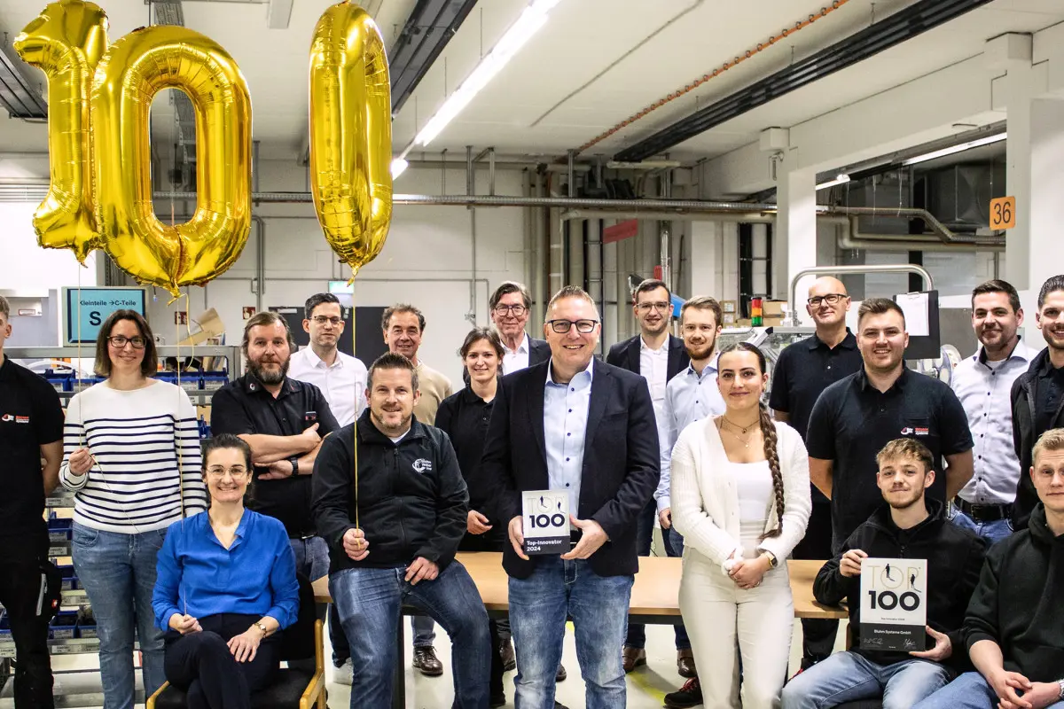 202402 Top 100 Teamfoto Zuschnitt