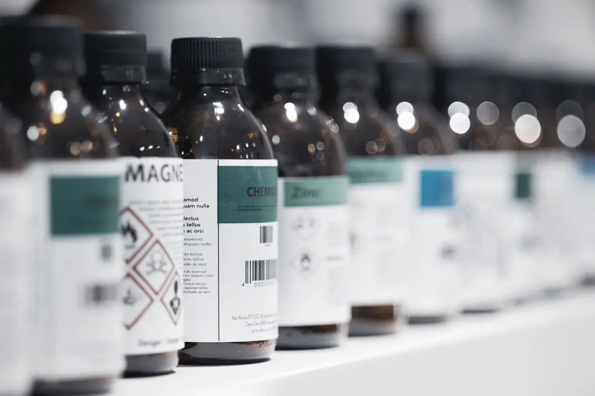 Chemicals with hazardous substance labels - Labelling and coding in the chemical sector